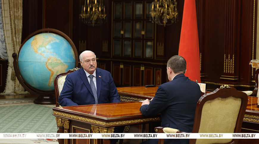 Lukashenko meets with PM, discusses upcoming government visit to Russia