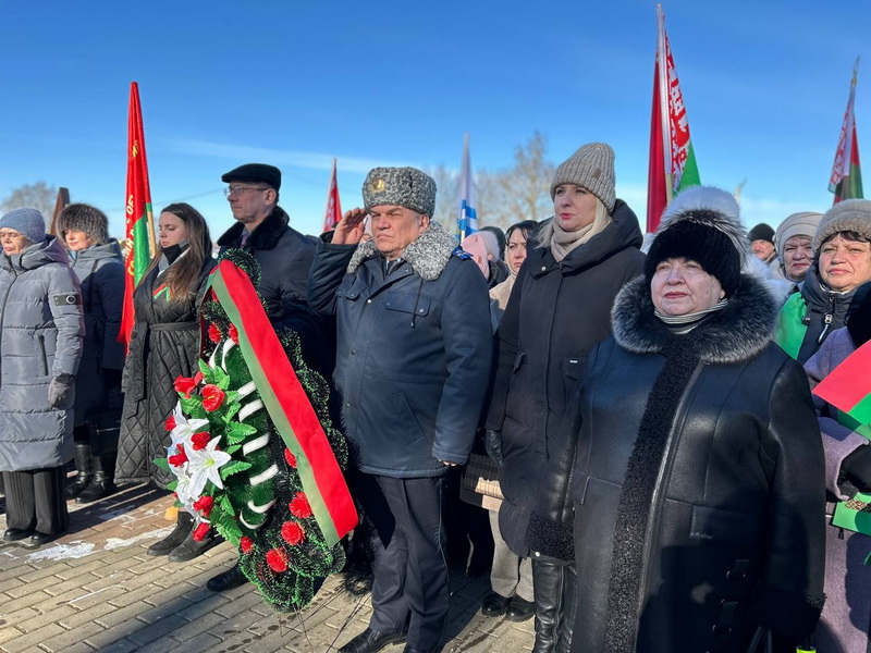 В Дубровно состоялся торжественный митинг, посвященный Дню защитников Отечества и Вооруженных Сил Республики Беларусь