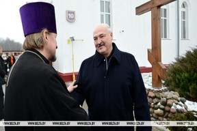 Priest of Logoisk church speaks to Lukashenko as one father of many to another