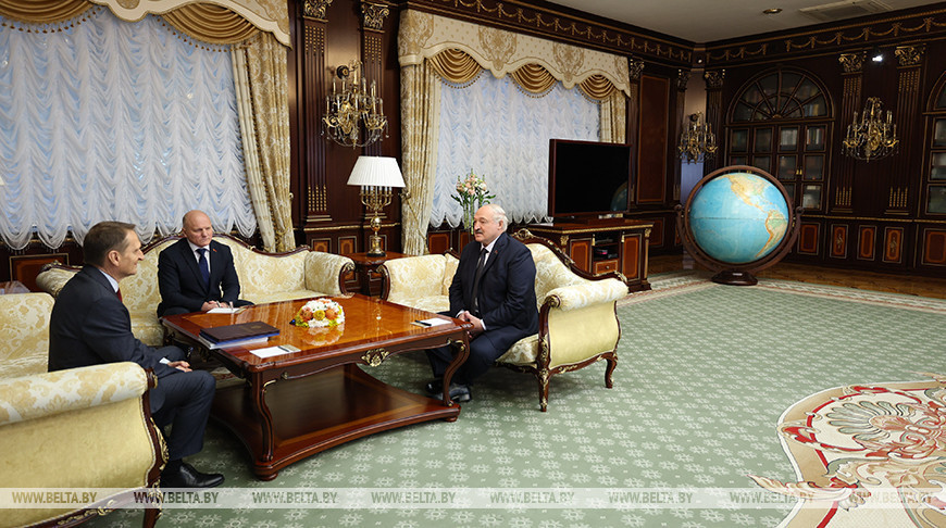 Lukashenko meets with Russia’s SVR head