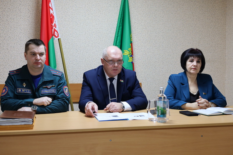 Борис Тихамиров провел встречу с коллективом Дубровенского РОЧС