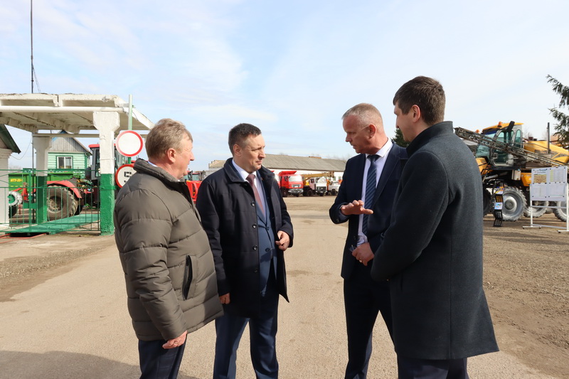 Удзельнікі выязнога пасяджэння аблвыканкама пазнаёміліся з сельгаспрадпрыемствамі Дубровеншчыны
