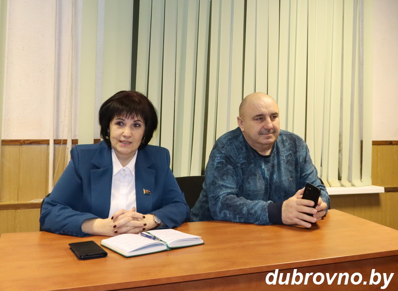 Председатель Дубровенского районного Совета депутатов Елена Тихонова встретилась с коллективом Дубровенского ДРСУ №108
