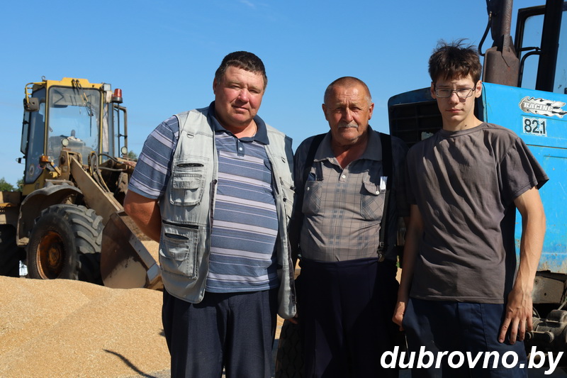 Здесь каждый день на счету: репортаж с полей КУСХП «Зарубы»