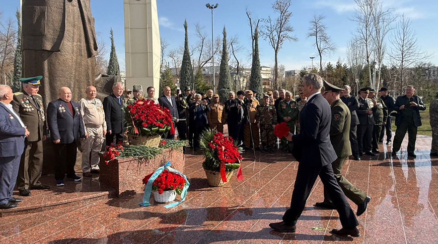 Belarusian diplomats in Tashkent honor memory of fallen internationalist soldiers