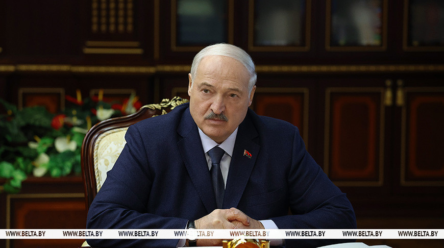 Lukashenko to new appointees: 'No development without science’ 