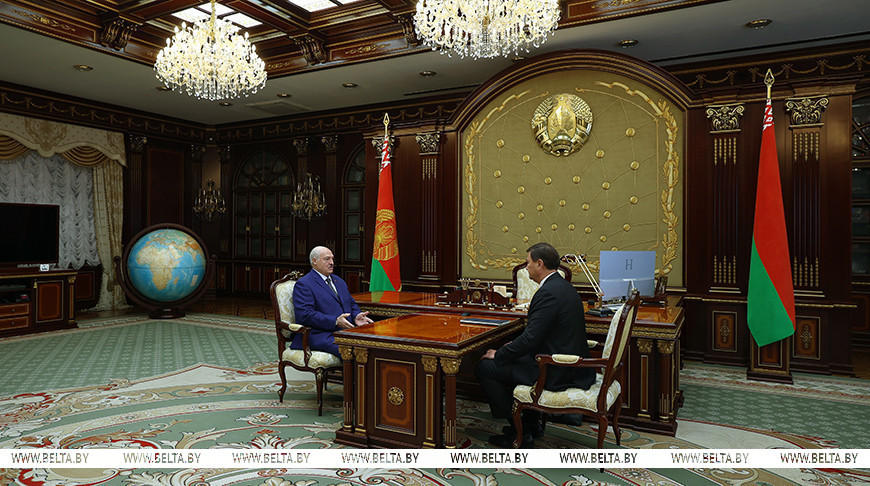 Lukashenko hears FM’s report on visits to African countries